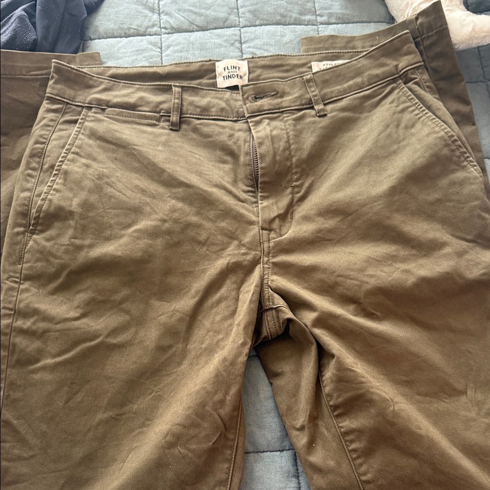 Men’s olive green Chino Pants